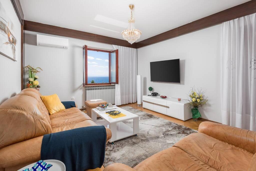 Deluxe Apartment Ana 100 M From The Beach Opatija Ngoại thất bức ảnh