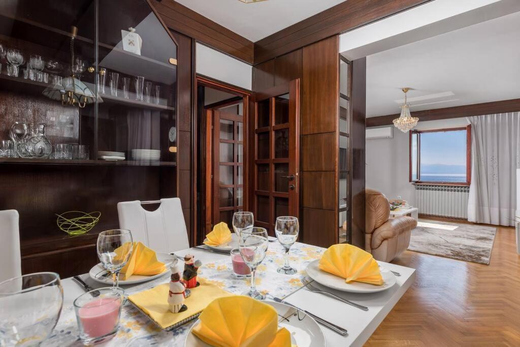Deluxe Apartment Ana 100 M From The Beach Opatija Ngoại thất bức ảnh