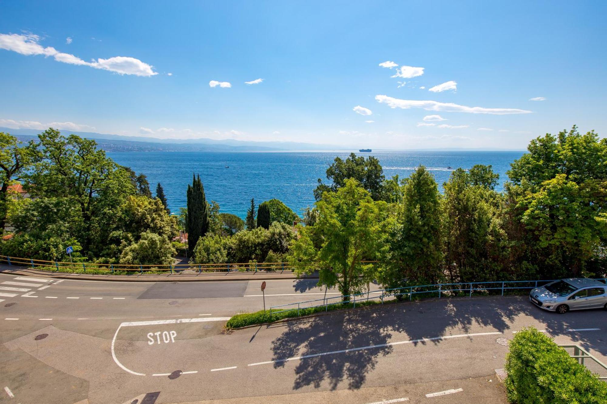 Deluxe Apartment Ana 100 M From The Beach Opatija Ngoại thất bức ảnh
