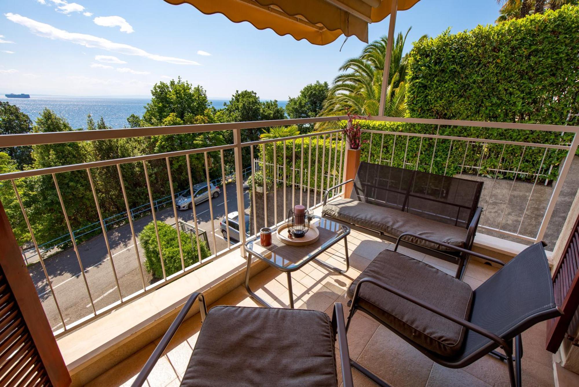 Deluxe Apartment Ana 100 M From The Beach Opatija Ngoại thất bức ảnh