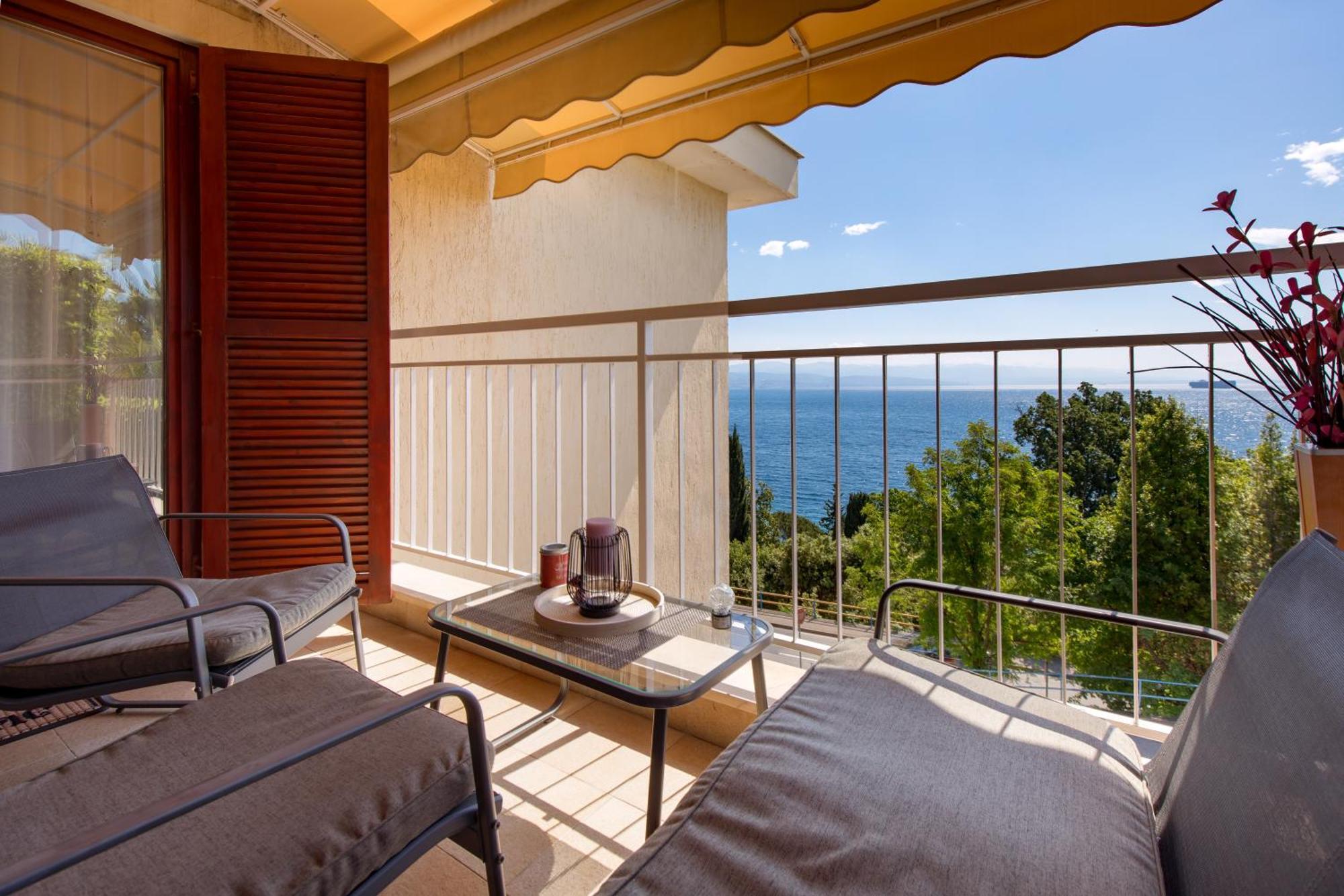 Deluxe Apartment Ana 100 M From The Beach Opatija Ngoại thất bức ảnh