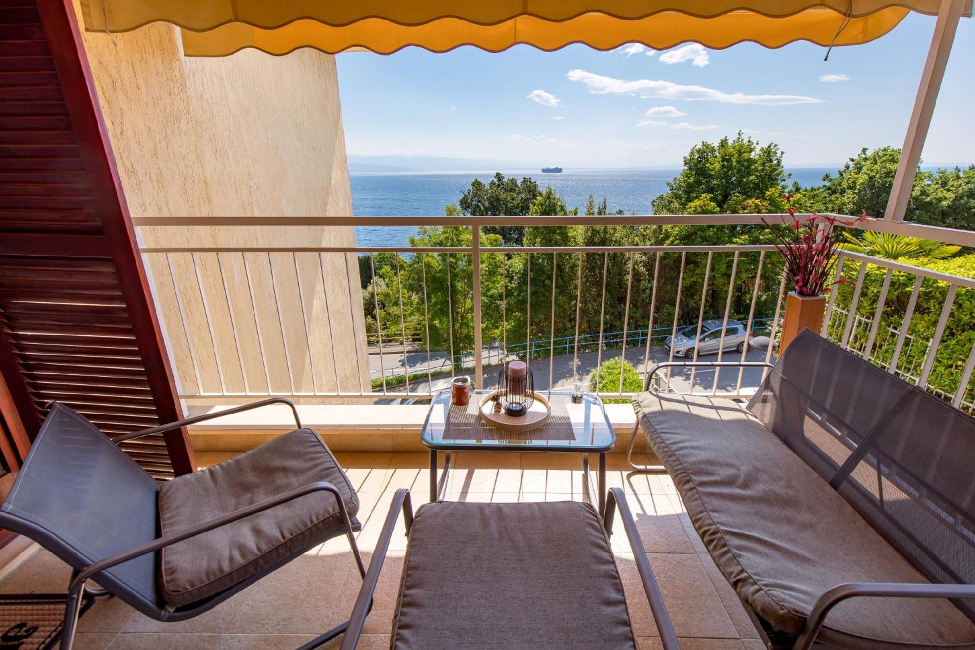 Deluxe Apartment Ana 100 M From The Beach Opatija Ngoại thất bức ảnh